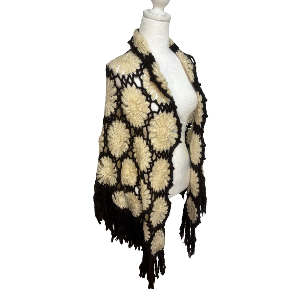 Vintage Crochet Daisy Shawl Brown Boho Fringe Wrap Cape Festival Retro 70s OSFM